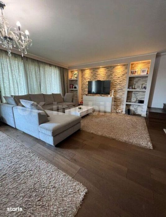 Vanzare - Penthouse, 6 camere, cu terasa de 200 mp, 1 loc de parcare