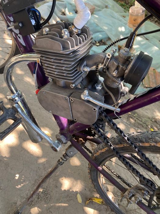 Bicicleta cu motor termic 80cc 2t