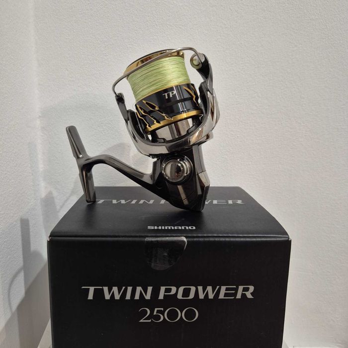 Mulineta spinning Shimano Twin Power 2500 FD