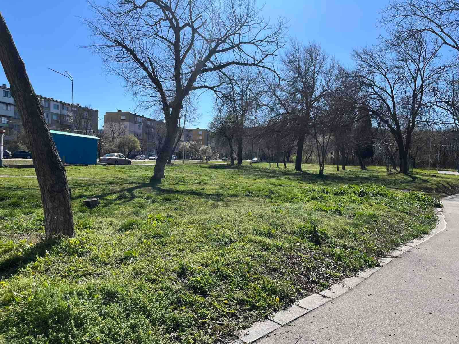 ПРОДАВА УПИ - гр. Девня