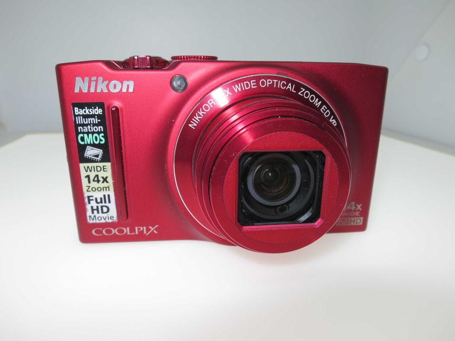 Компактен фотоапарат Nikon Coolpix S8200 14x широк оптичен зум отличен