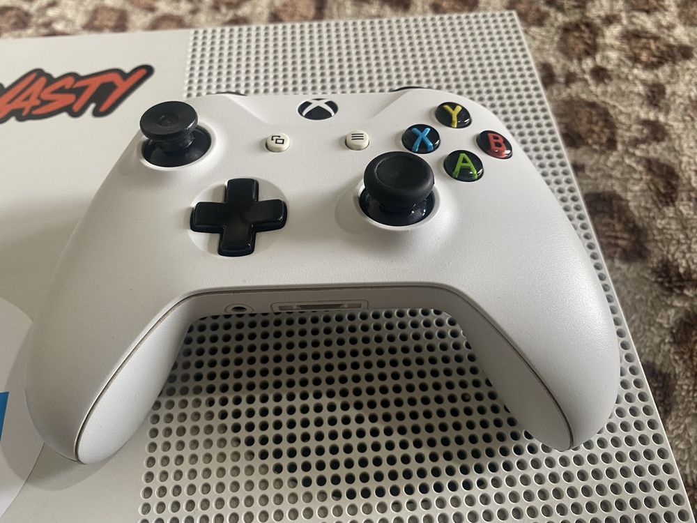 Xbox one s + gta 5