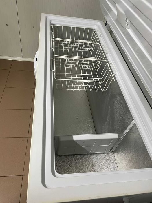 Vand Lada Frigorifica Arctic si Beko ca noi putin folosite.