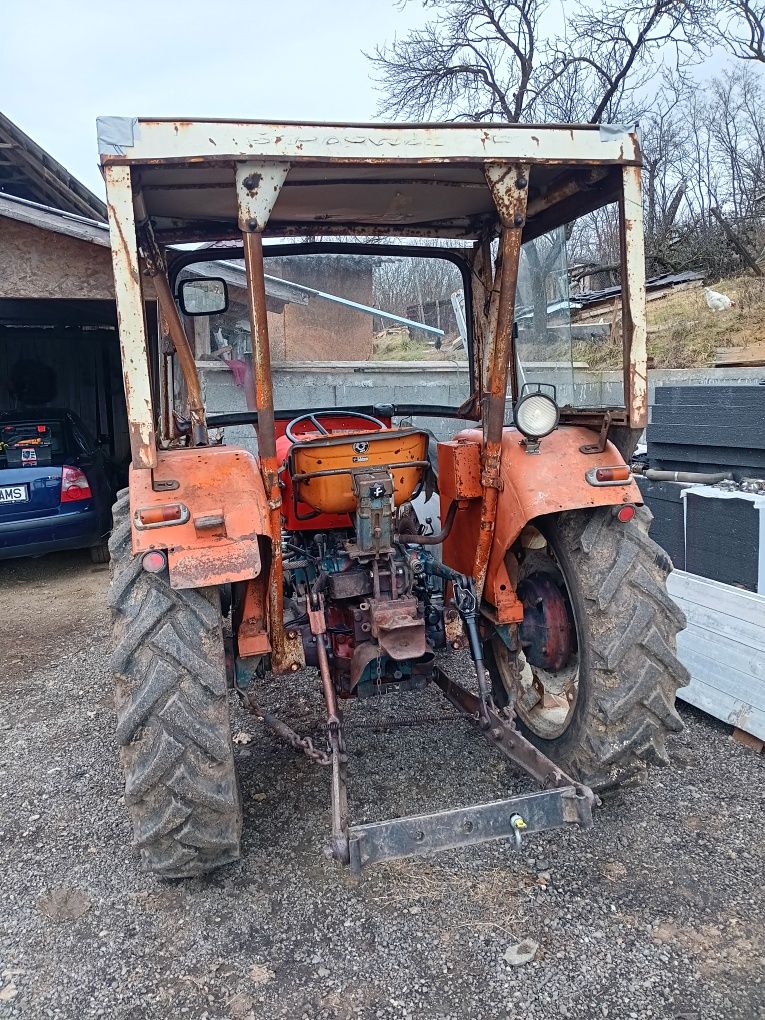 Vând tractor  Fiat 415