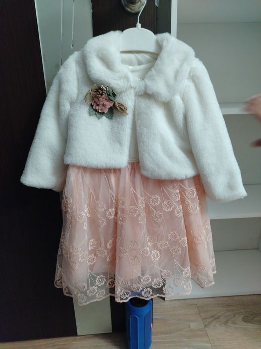 Продам хорошее детское платье