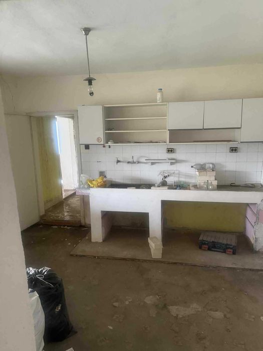 Къща с площ 100кв