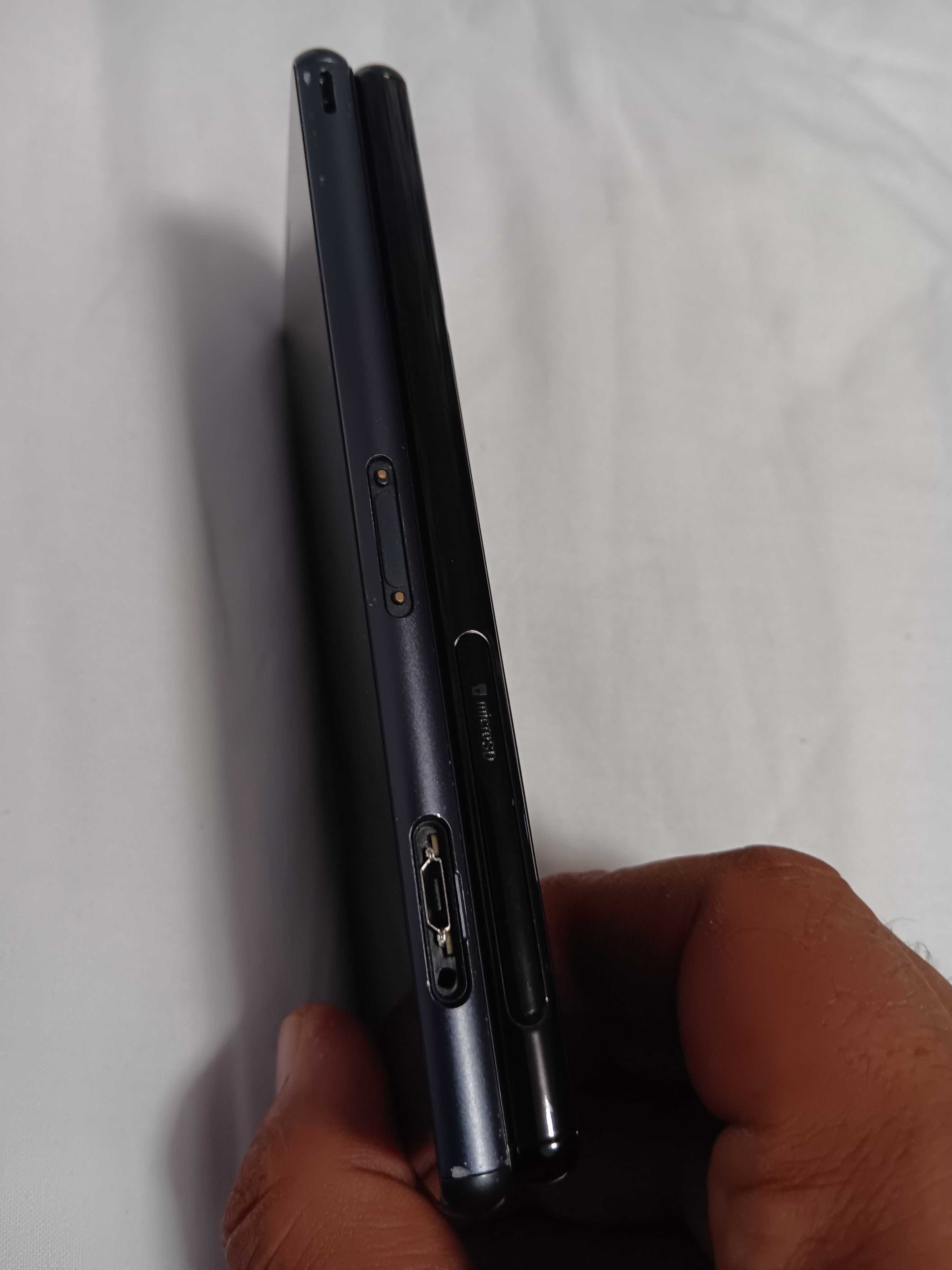 Телефон Sony XPeria