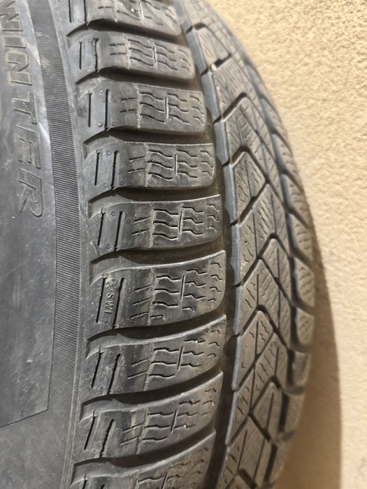 Зимни гуми PIRELLI Sottozero 3, 225/60 R18 100H