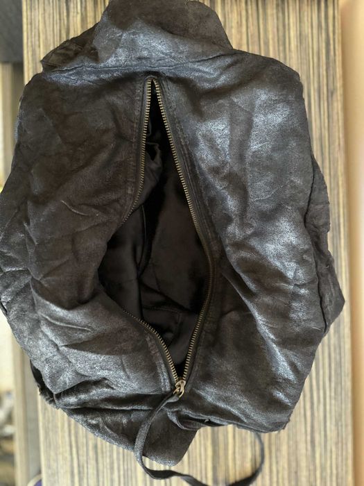 Голяма черна чанта - тип сак