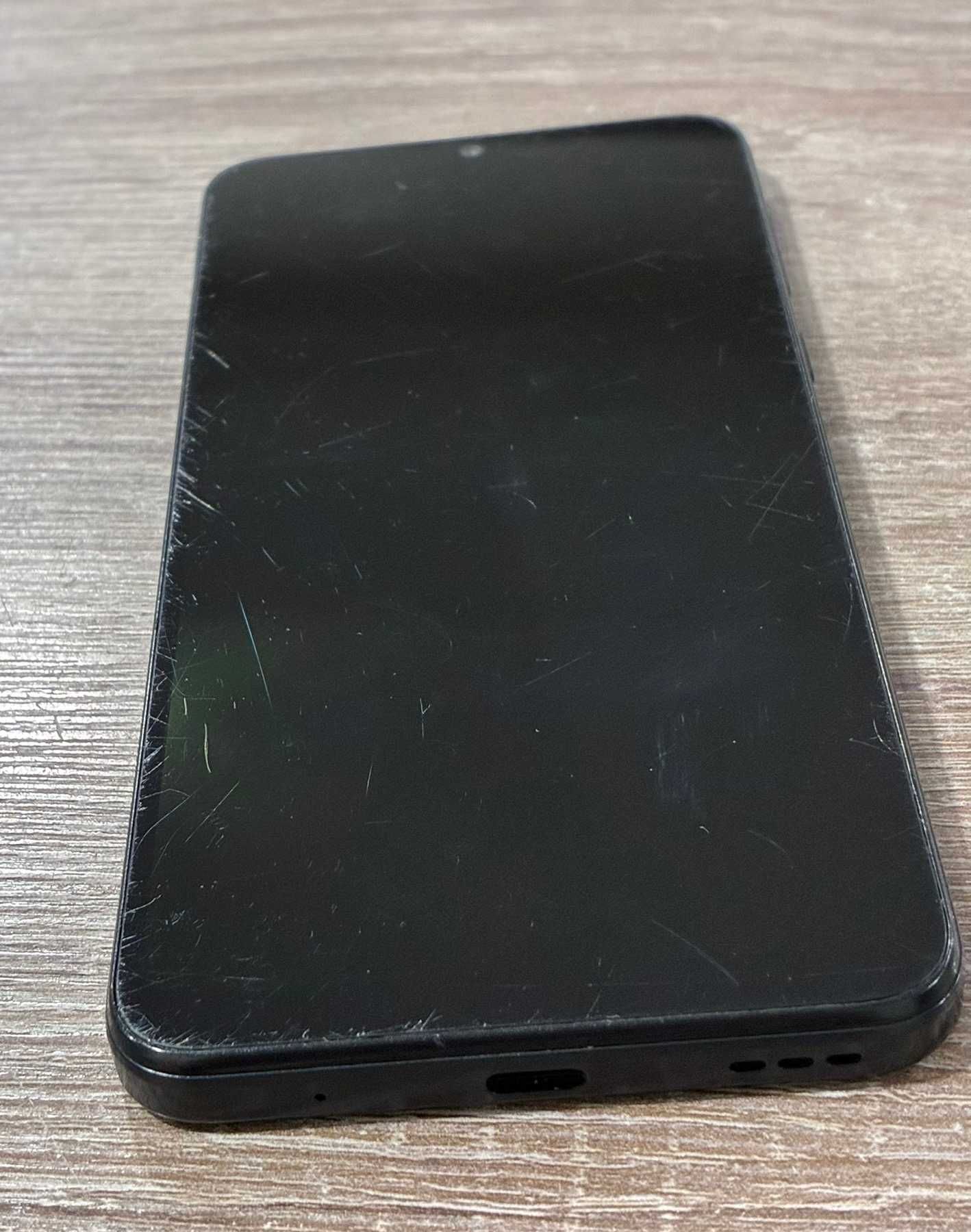 Продавам Motorola E13 64gb