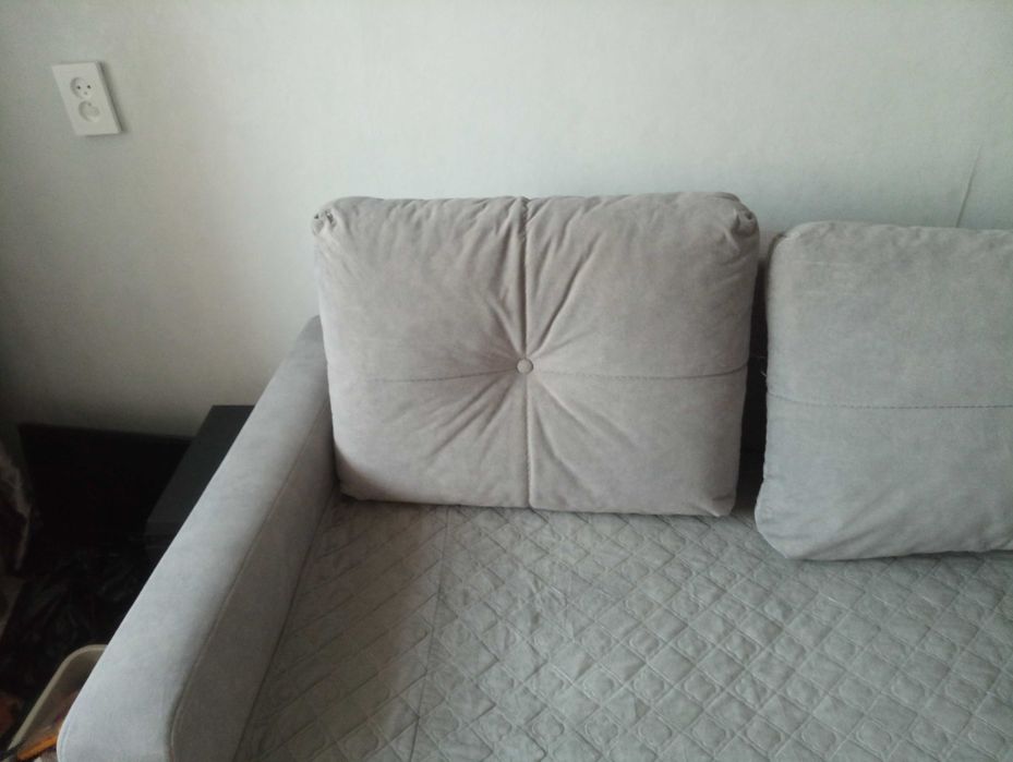 Продам диван в гостиную