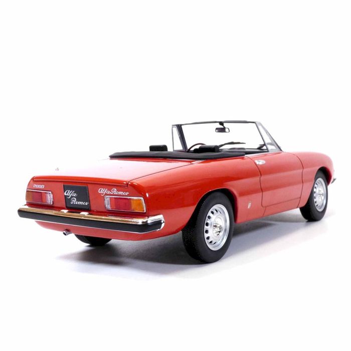 Macheta auto  Alfa Romeo 2000 Spider 1978 1:18 Norev