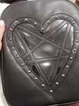 Черна готик раница heartagram