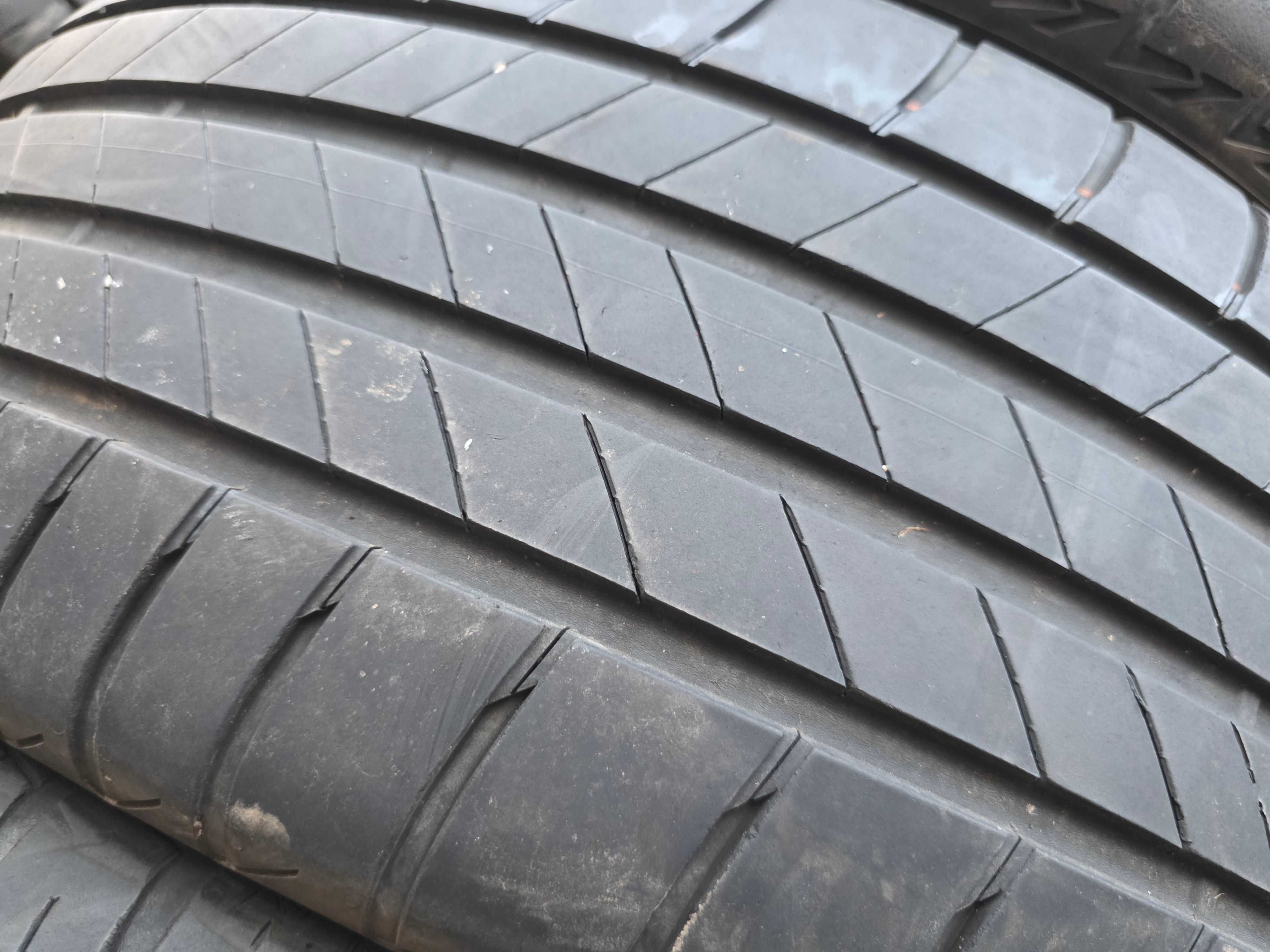 2бр летни гуми 225 50 18 - Bridgestone