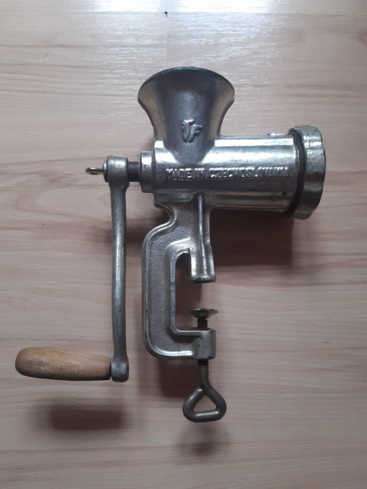 Машинка за мелене на месо, домати и други, Чехословакия