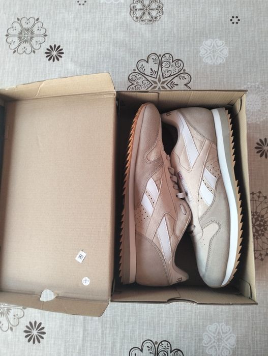 Продам мужские кроссовки Reeboк классические оригинал производство Вье