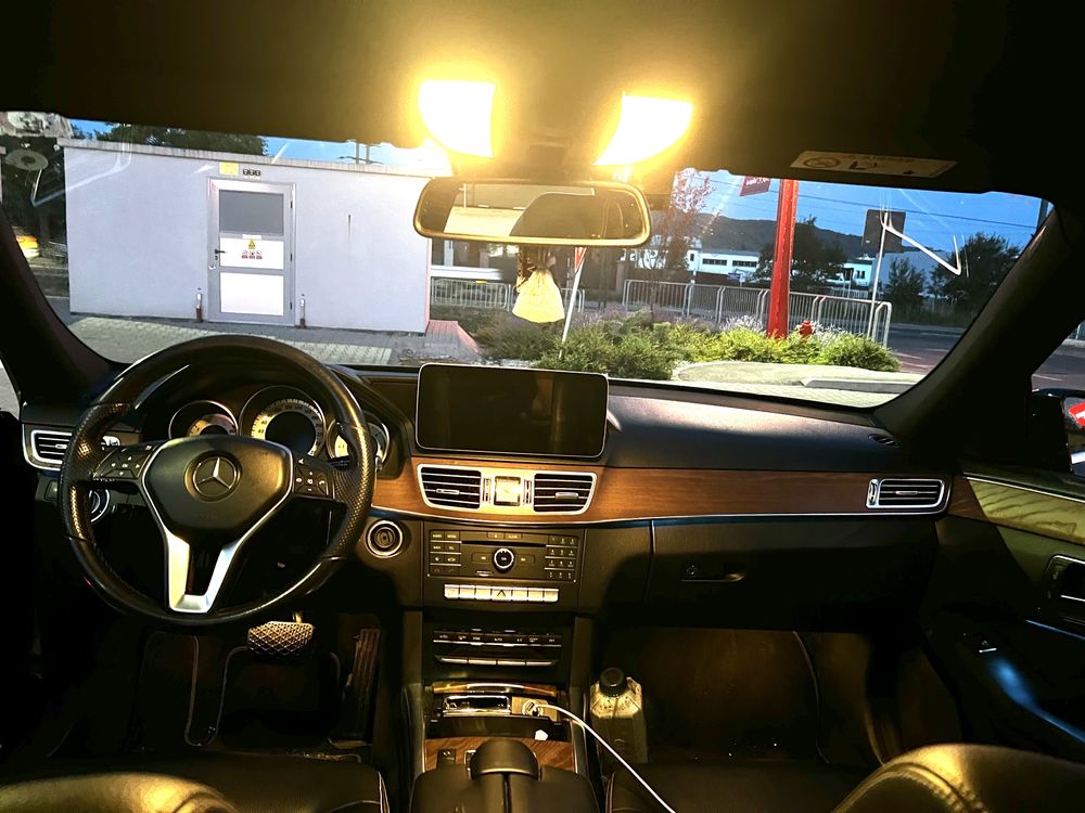 Mercedes E-Class 220