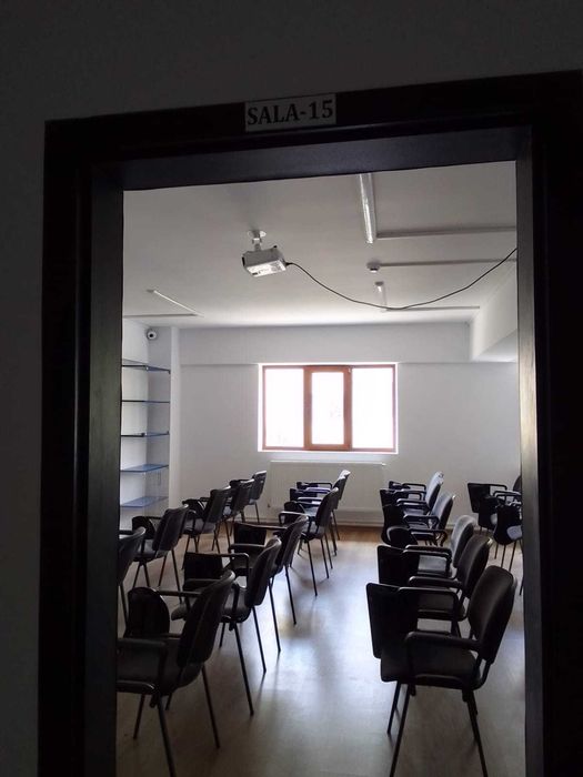 Etaj 2 – 243 mp – Birouri / Servicii – Pitești, Vasile Lupu