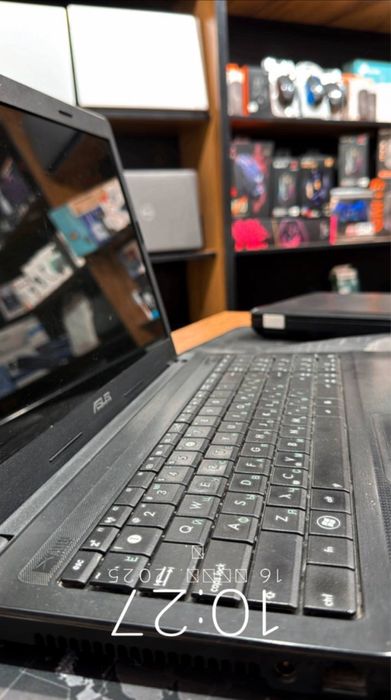 Asus aperatifka-4 xotira-500hdd zaryad norm ishalshi zor ofis ishlari