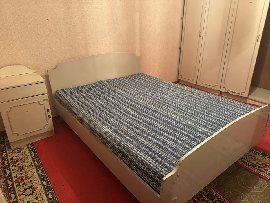 Продам спальный гарнитур. Б/у
