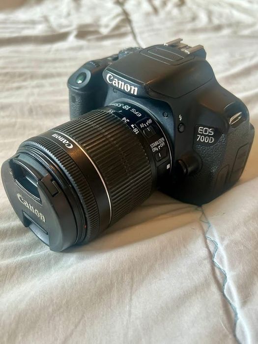 Canon 700 D + 18-55mm IS STM