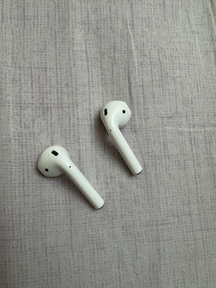 Airpods airpods airpods