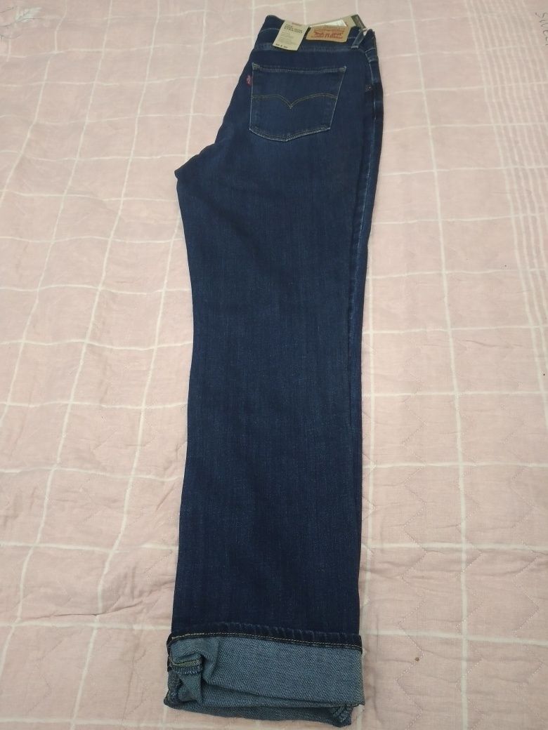 Джинсы женские Levi's