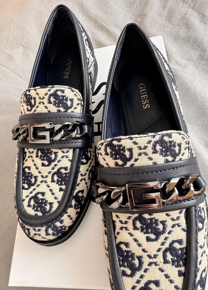 Мокасини Guess, модел Victer3