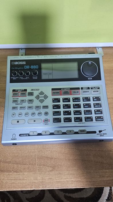 Mixer audio Behringer Xenyx 1832 fx,Boss dr-880