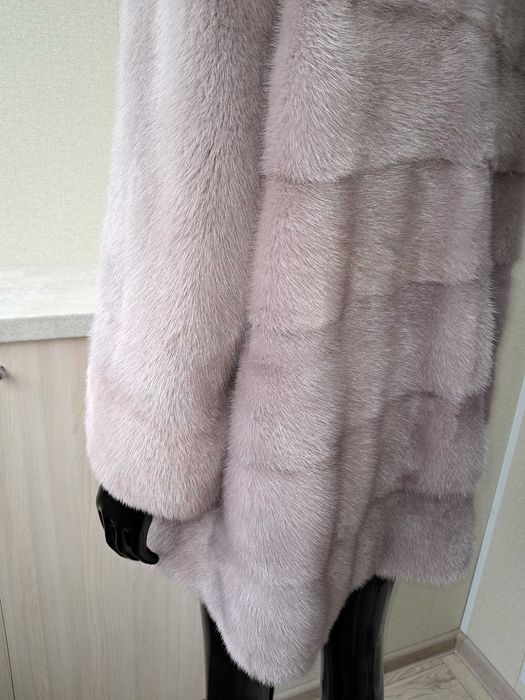 Haină de nurcă / vizon, Naturala , gri, roz. Mărime mare. Bust 130cm