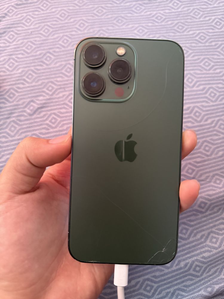 iPhone 13 Pro в отличном состоянии