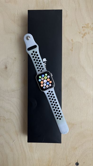 Apple watch SE 40mm Nike