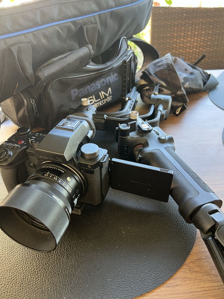 Panasonic Lumix S5 IIX + гимбъл Ronin + 2 статива + осветително тяло