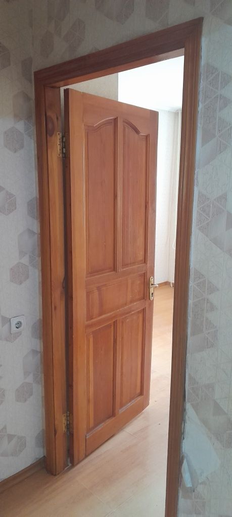 Продам двери б.у.