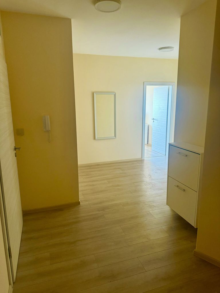 Продава се Двустаен апартамент в Варна, м-т Зеленика - 105 кв.м за 1785 €/кв.м - Снимка #10