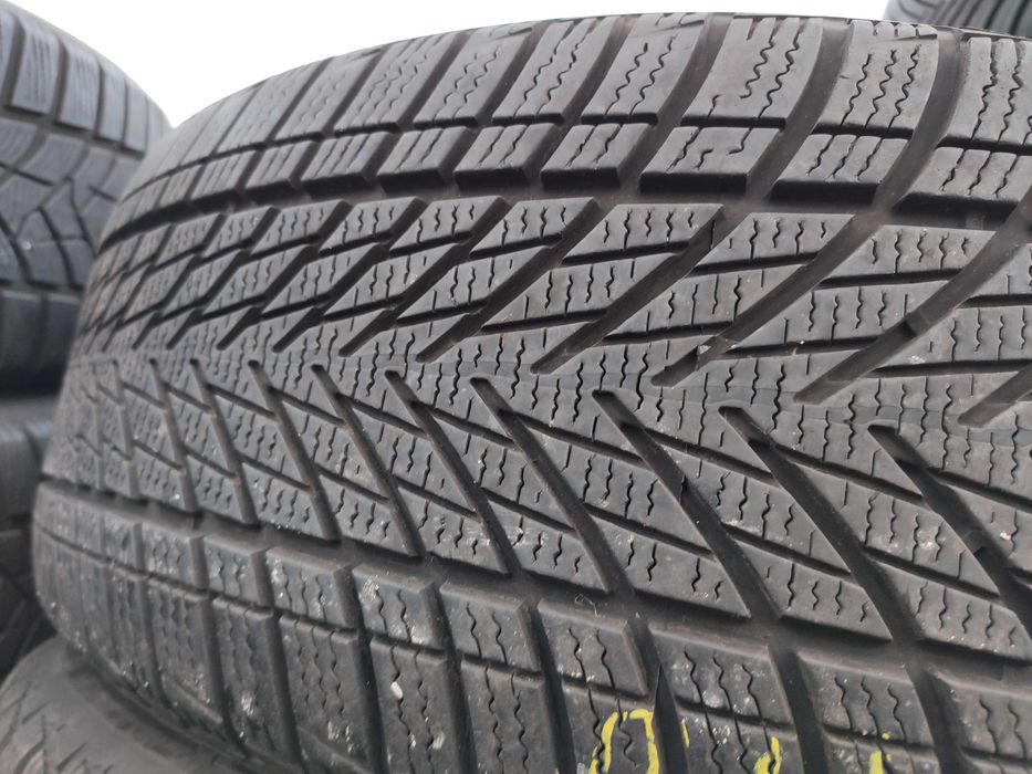 2бр Зимни гуми 215 55 17 - Goodyear - DOT 2024