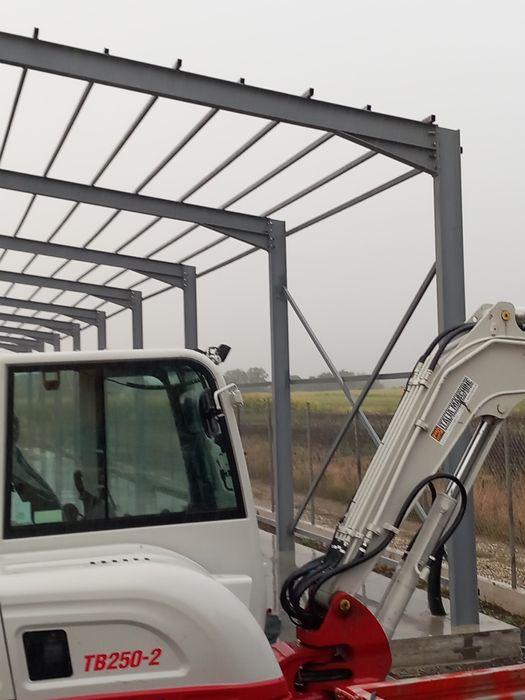 Vând hală metalică confecționată din europrofile pe prețuri mici de pr