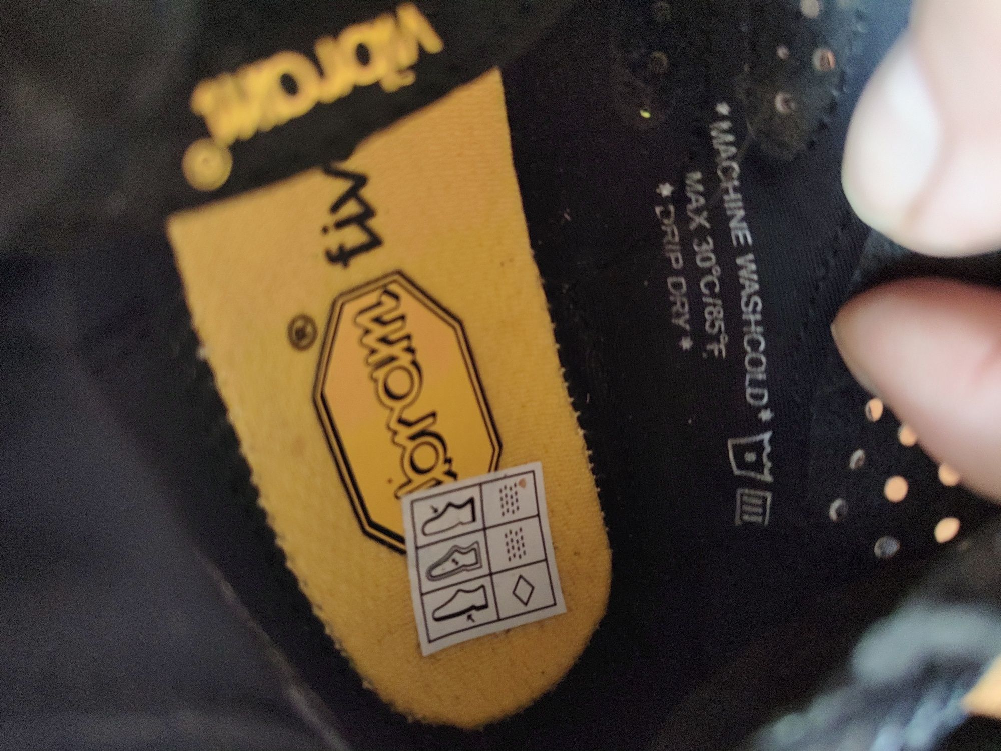 Обувки с пръсти Vibram различен номер