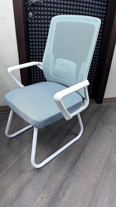 Продам стул новый