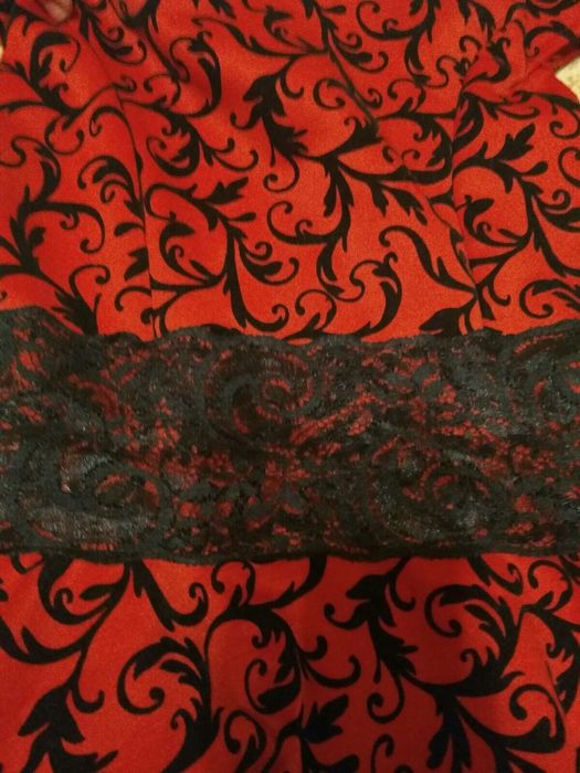 Детска рокля с дантела