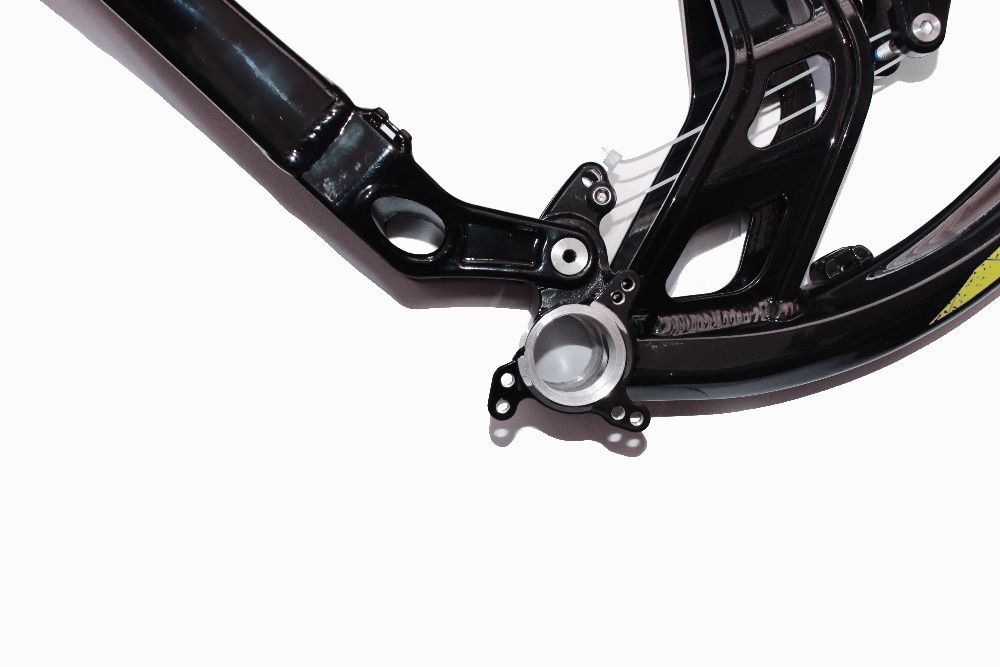 26-M/L RAM DHX2 220mm Alloy DH Frame Black Алуминиева Рамка ДХ