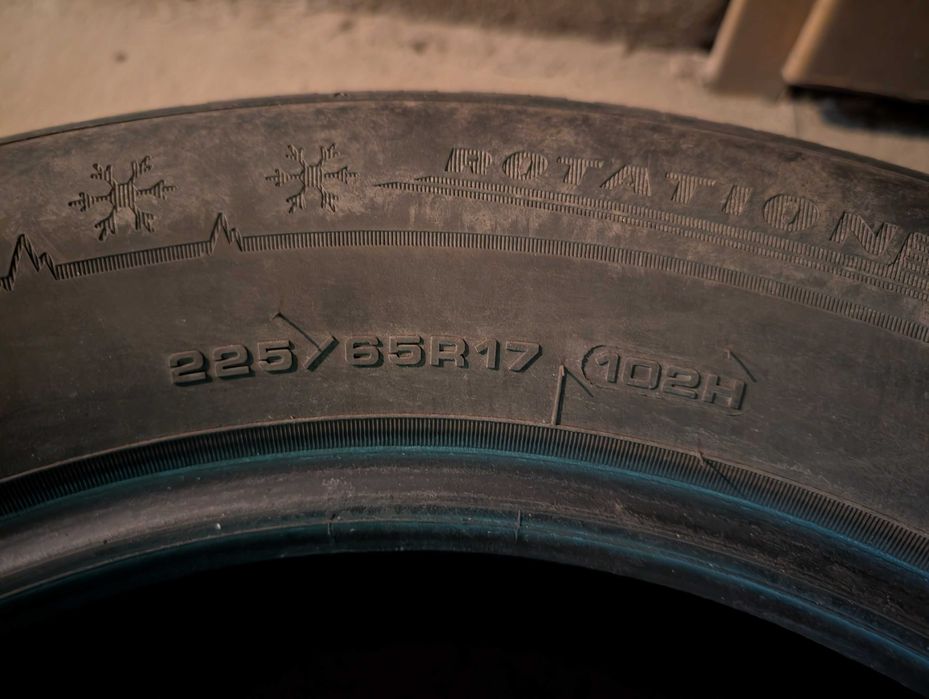 Зимни гуми джип SUV 225/65/R17 Subaru Outback Dunlop Winter Sport 5