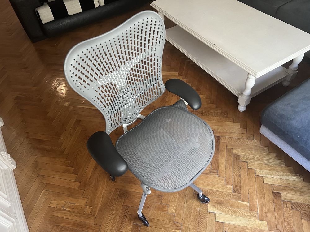 Офис стол Herman Miller Mirra 2