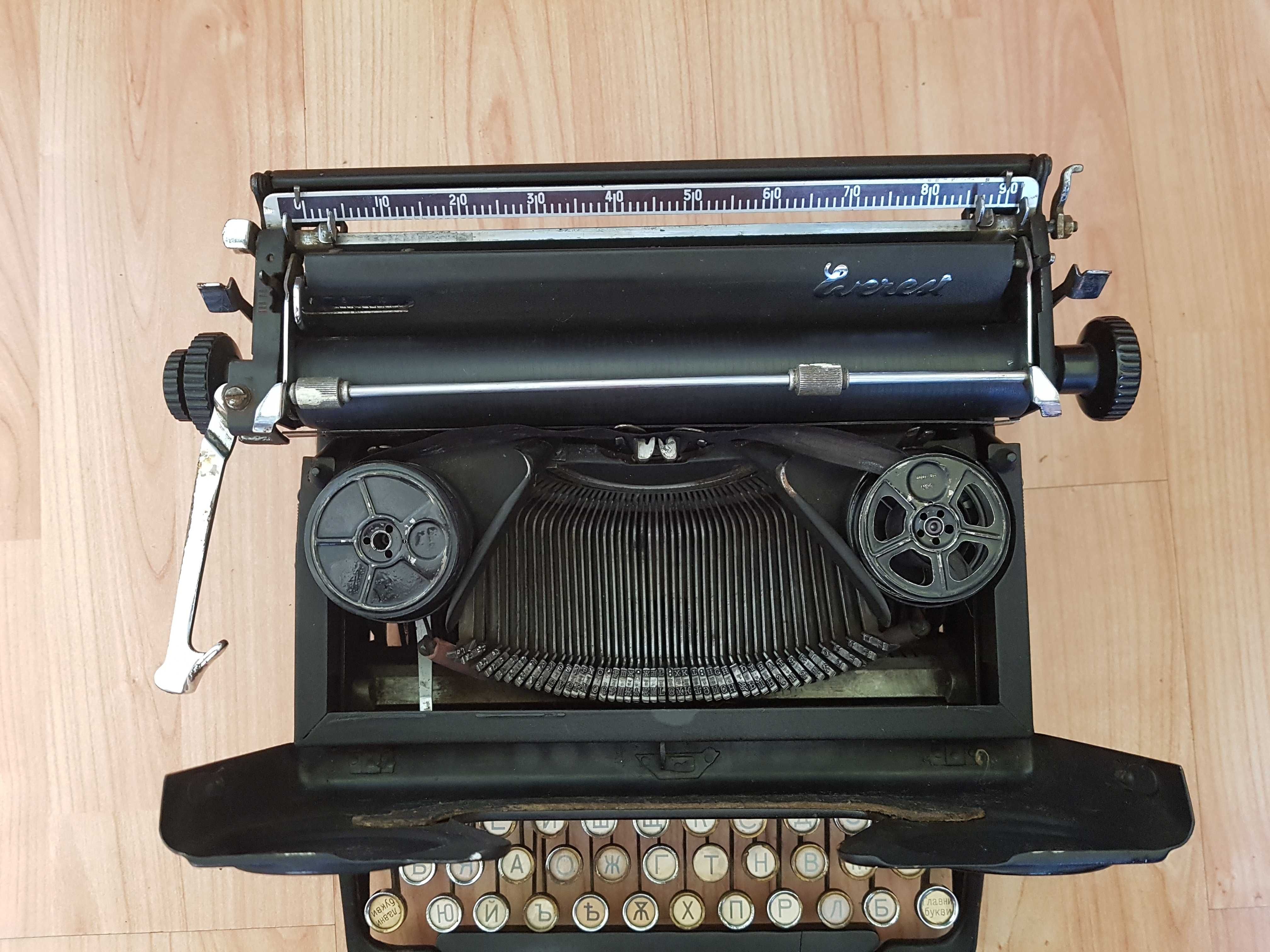 пишеща машина Everest - за колекционери