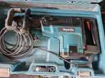 Rotopercutor  makita sds max in cutie
