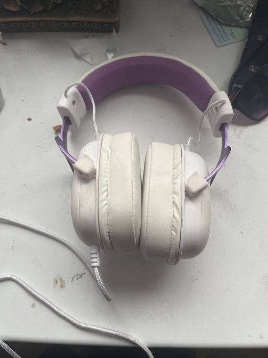 продам наушники havit белые