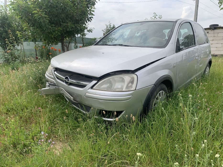 Vand Opel Corsa C 1.2 an 2005 pentru piese