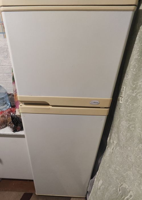 Продам холодильник