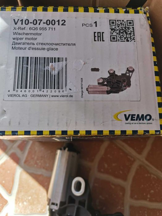Motor stergator pentru VW POLO / VEMO V10-07-0012