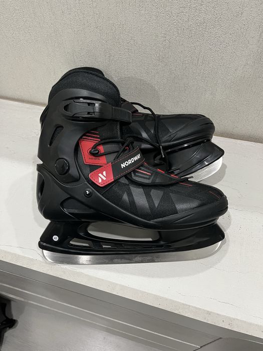 Коньки 42 размер новые